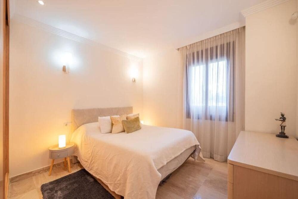 2 sypialnia Apartament do wynajęcia w Guadalmansa z basenem garażem - 2 600 € (Ref: 9751554)