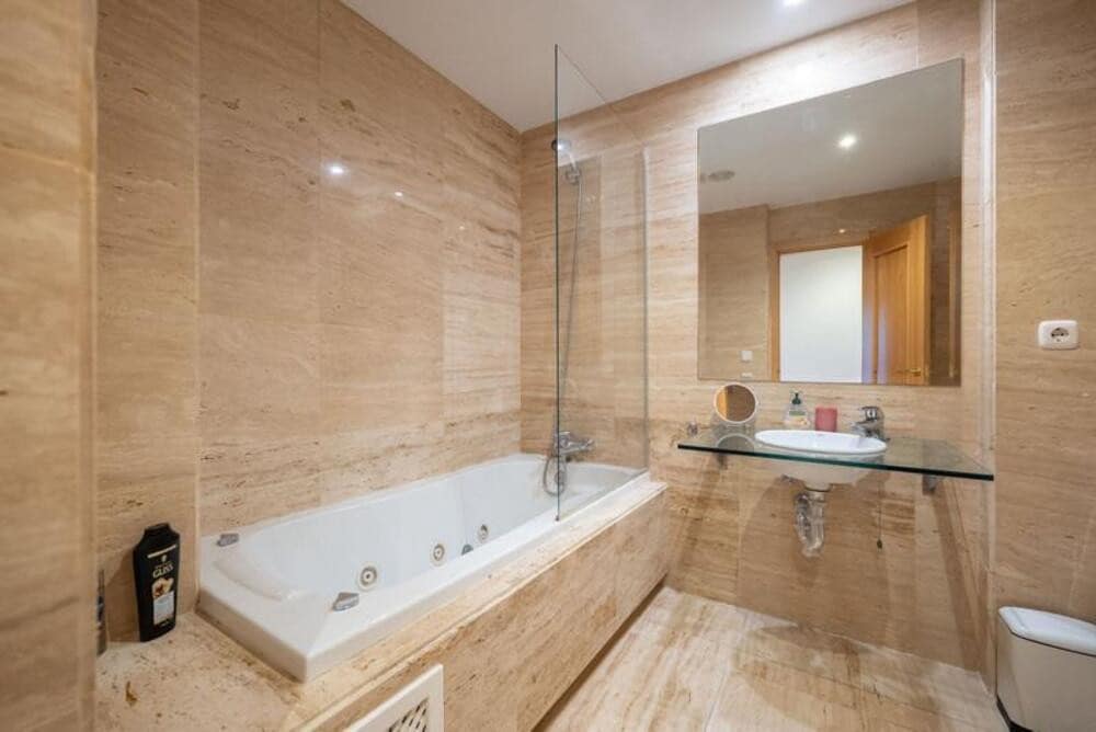 2 sypialnia Apartament do wynajęcia w Guadalmansa z basenem garażem - 2 600 € (Ref: 9751554)