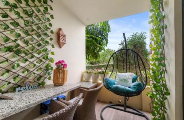 5 soverom Leilighet til salgs i Los Arqueros - Puerto del Almendro, Benahavís med svømmebasseng garasje - € 1 050 000 (Ref: 9755218)