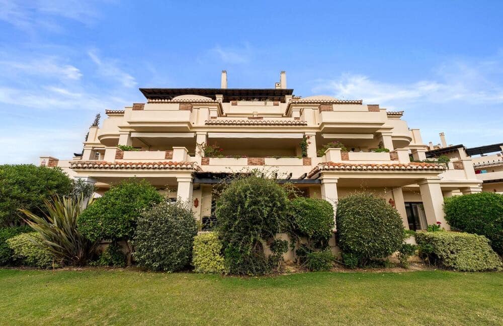 5 soverom Leilighet til salgs i Benahavis med svømmebasseng garasje - € 1 050 000 (Ref: 9755218)