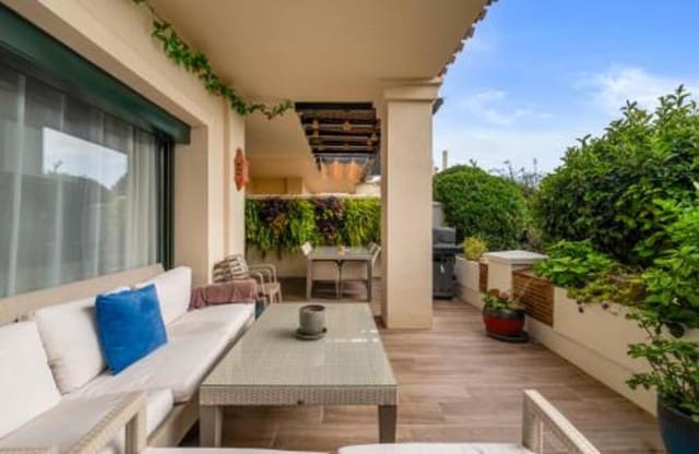 5 sovrum Lägenhet till salu i Los Arqueros - Puerto del Almendro, Benahavís med pool garage - 1 000 000 € (Ref: 9755218)