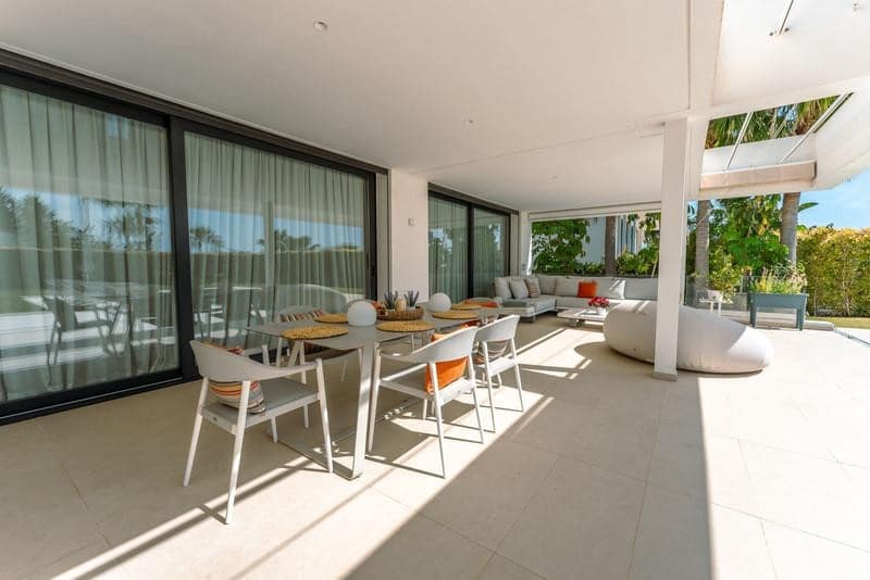 4 sypialnia Willa do wynajęcia w Los Flamingos z basenem garażem - 13 000 € (Ref: 9755219)