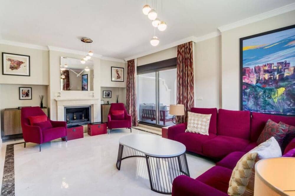 4 bedroom Semi-detached Villa for sale in Estepona with garage - € 975,000 (Ref: 9755220)