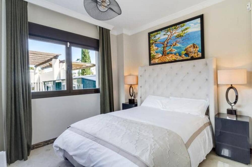 4 bedroom Semi-detached Villa for sale in Estepona with garage - € 975,000 (Ref: 9755220)