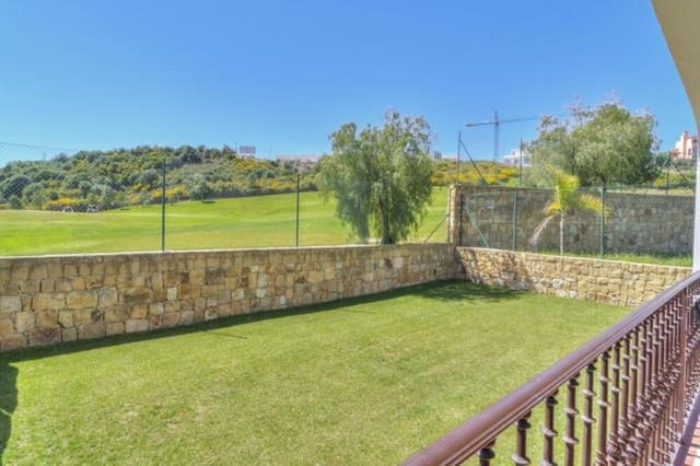 4 makuuhuone Paritalo myytävänä paikassa Valle Romano Golf, Estepona mukana 
autotalli - 975 000 € (Ref: 9755220)