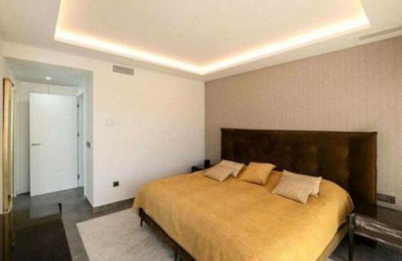 5 chambre Villa/Maison Semi-Mitoyenne à vendre à Puerto Banus avec piscine garage - 2 585 000 € (Ref: 9755221)