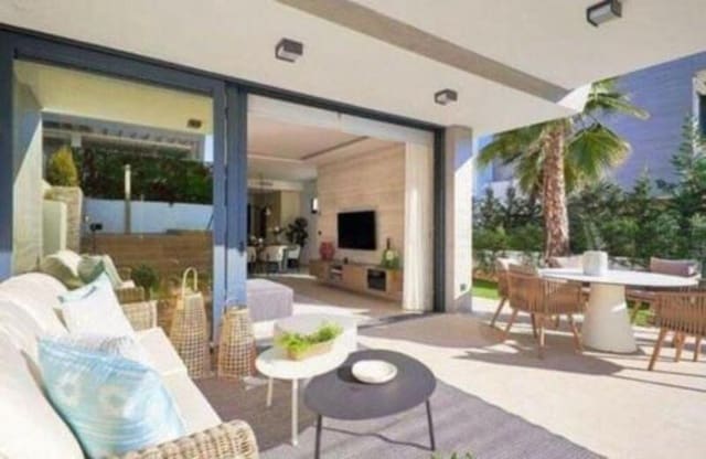 5 chambre Villa/Maison Semi-Mitoyenne à vendre à Puerto Banus, Marbella avec piscine garage - 2 585 000 € (Ref: 9755221)