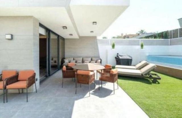 5 chambre Villa/Maison Semi-Mitoyenne à vendre à Puerto Banus, Marbella avec piscine garage - 2 585 000 € (Ref: 9755221)