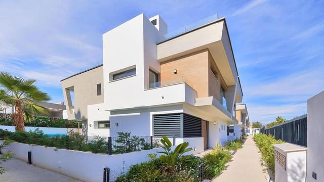 5 chambre Villa/Maison Semi-Mitoyenne à vendre à Puerto Banus, Marbella avec piscine garage - 2 585 000 € (Ref: 9755221)