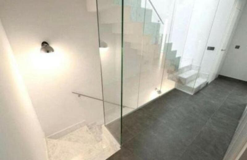 5 soverom Kjedet enebolig til leie i Puerto Banus med svømmebasseng garasje - € 14 000 (Ref: 9755222)