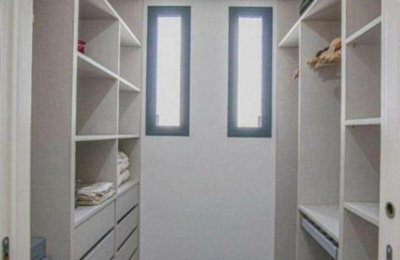 5 soverom Kjedet enebolig til leie i Puerto Banus med svømmebasseng garasje - € 14 000 (Ref: 9755222)