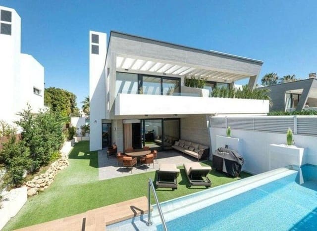 5 soverom Kjedet enebolig til leie i Puerto Banus, Marbella med svømmebasseng garasje - € 14 000 (Ref: 9755222)