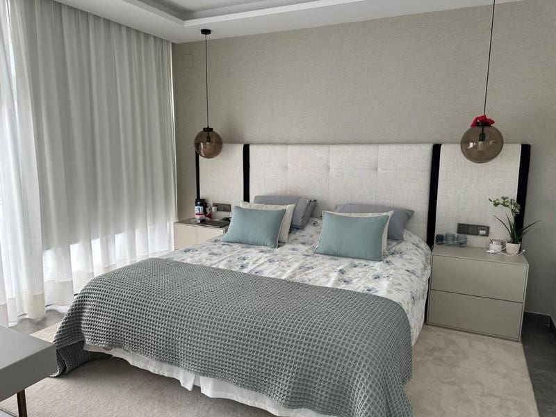 5 soverom Kjedet enebolig til leie i Puerto Banus med svømmebasseng garasje - € 14 000 (Ref: 9755222)