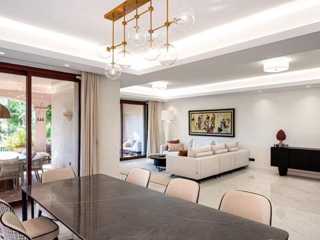 5 sypialnia Dom do wynajęcia w La Dama de Noche - La Alzambra, Marbella z basenem garażem - 13 000 € (Ref: 9755223)