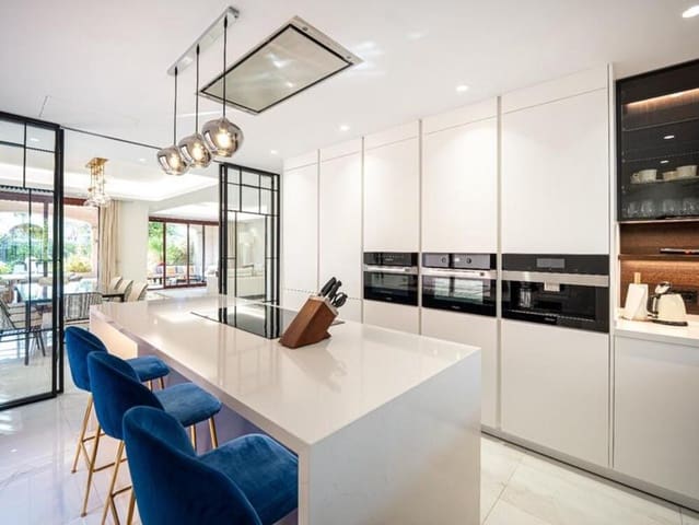 5 sypialnia Dom do wynajęcia w La Dama de Noche - La Alzambra, Marbella z basenem garażem - 13 000 € (Ref: 9755223)