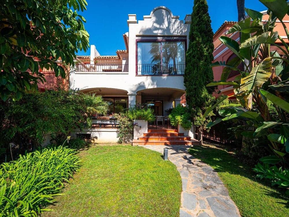 5 sypialnia Dom do wynajęcia w Marbella z basenem garażem - 13 000 € (Ref: 9755223)