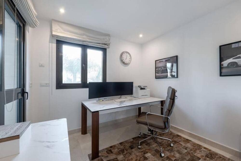 4 soveværelse Lejlighed til salg i Los Flamingos med swimmingpool garage - € 1.370.000 (Ref: 9755224)