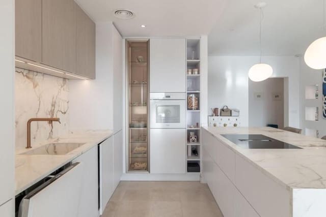 4 soveværelse Lejlighed til salg i Los Flamingos, Benahavís med swimmingpool garage - € 1.370.000 (Ref: 9755224)