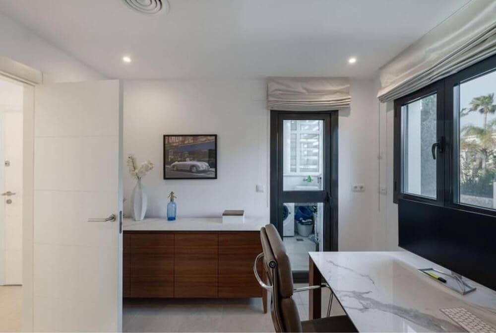 4 soveværelse Lejlighed til salg i Los Flamingos med swimmingpool garage - € 1.370.000 (Ref: 9755224)