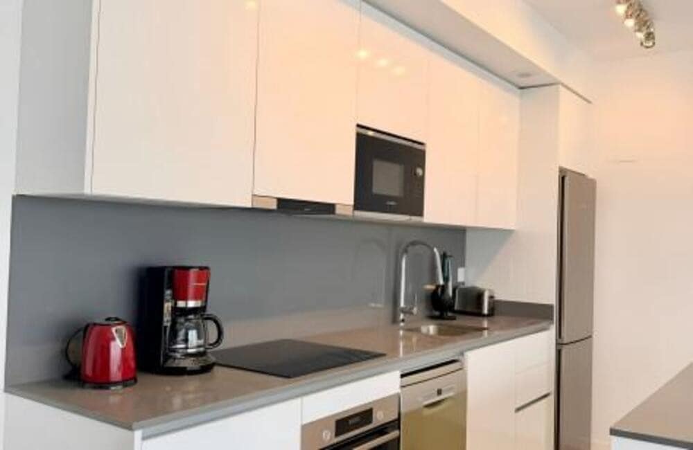 3 soverom Leilighet til leie i Bel-Air med svømmebasseng garasje - € 3 400 (Ref: 9755225)