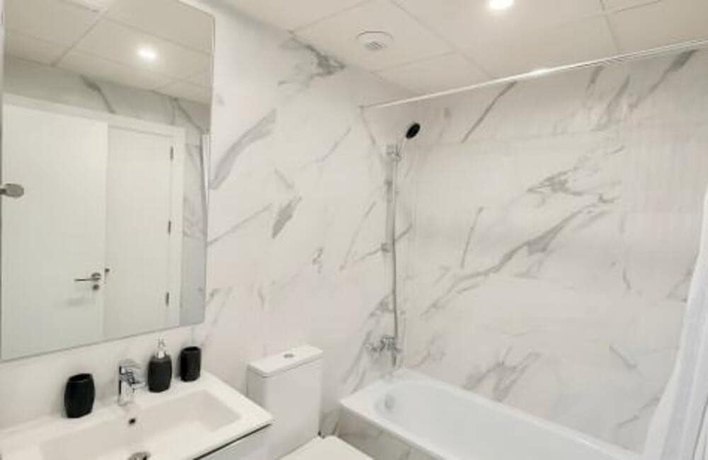 3 soverom Leilighet til leie i Bel-Air med svømmebasseng garasje - € 3 400 (Ref: 9755225)