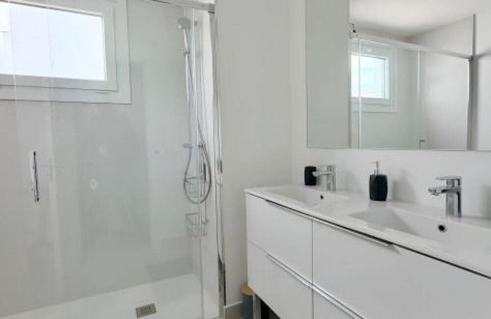 3 soverom Leilighet til leie i Bel-Air med svømmebasseng garasje - € 3 400 (Ref: 9755225)