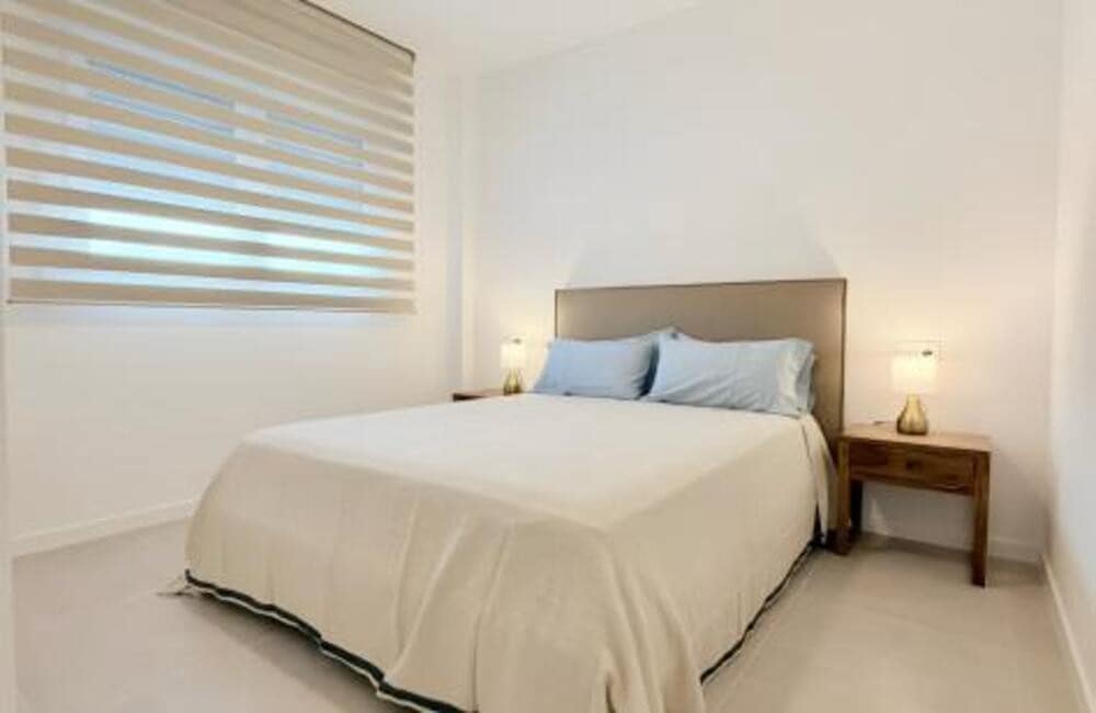 3 soverom Leilighet til leie i Bel-Air med svømmebasseng garasje - € 3 400 (Ref: 9755225)