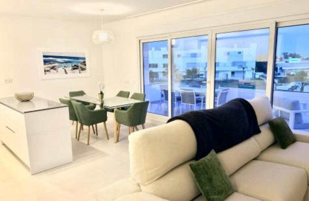 3 soverom Leilighet til leie i Bel-Air med svømmebasseng garasje - € 3 400 (Ref: 9755225)