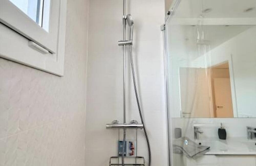 3 soverom Leilighet til leie i Bel-Air med svømmebasseng garasje - € 3 400 (Ref: 9755225)