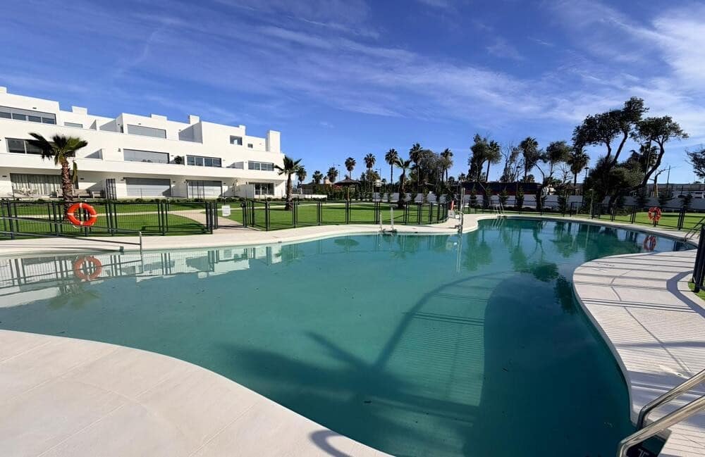 3 soverom Leilighet til leie i Bel-Air med svømmebasseng garasje - € 3 400 (Ref: 9755225)