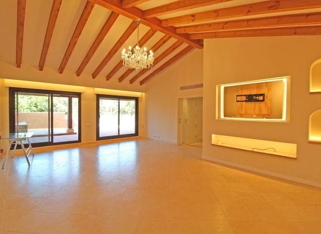 4 slaapkamer Penthouse te koop in Atalaya-Isdabe, Estepona met zwembad garage - € 1.690.000 (Ref: 9755226)