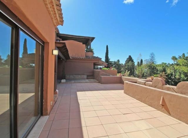 4 slaapkamer Penthouse te koop in Atalaya-Isdabe, Estepona met zwembad garage - € 1.690.000 (Ref: 9755226)