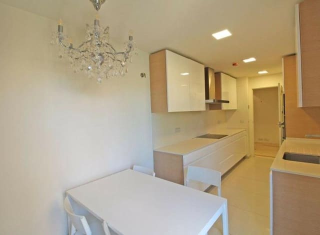 4 slaapkamer Penthouse te koop in Atalaya-Isdabe, Estepona met zwembad garage - € 1.690.000 (Ref: 9755226)