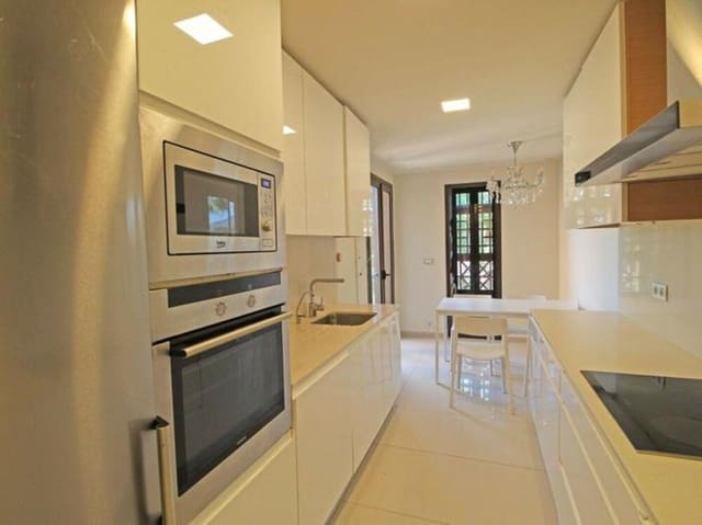 4 slaapkamer Penthouse te koop in Atalaya-Isdabe, Estepona met zwembad garage - € 1.690.000 (Ref: 9755226)