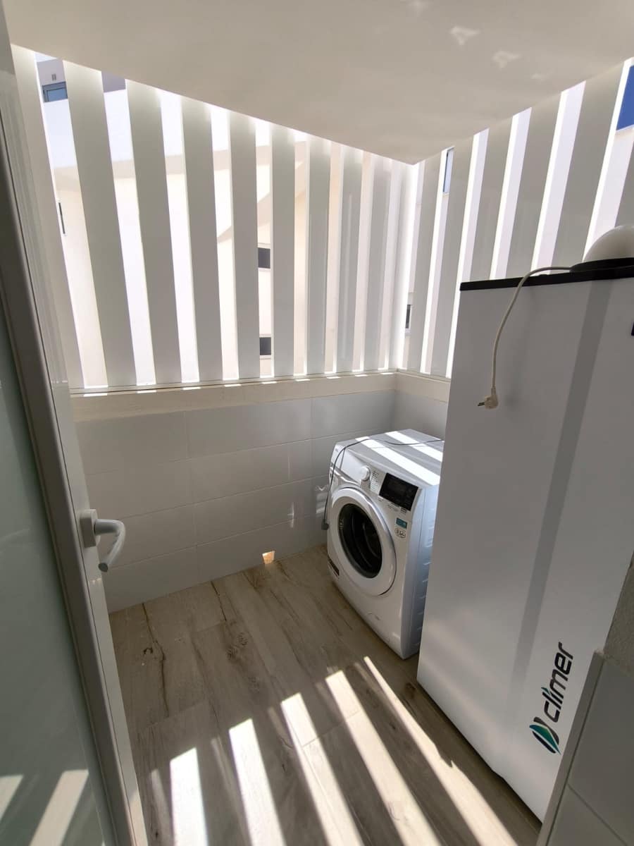 2 sypialnia Apartament do wynajęcia w Marbella z basenem garażem - 2 100 € (Ref: 9758371)