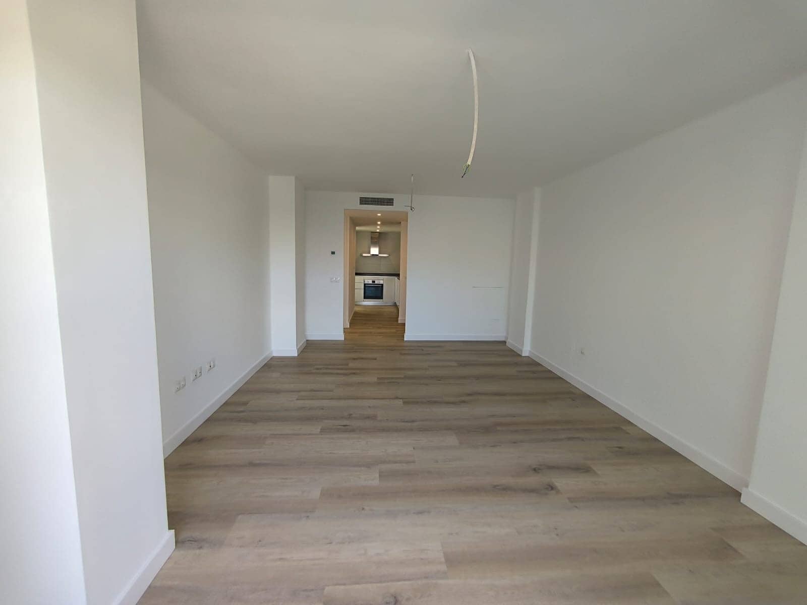 2 sypialnia Apartament do wynajęcia w Marbella z basenem garażem - 2 100 € (Ref: 9758371)