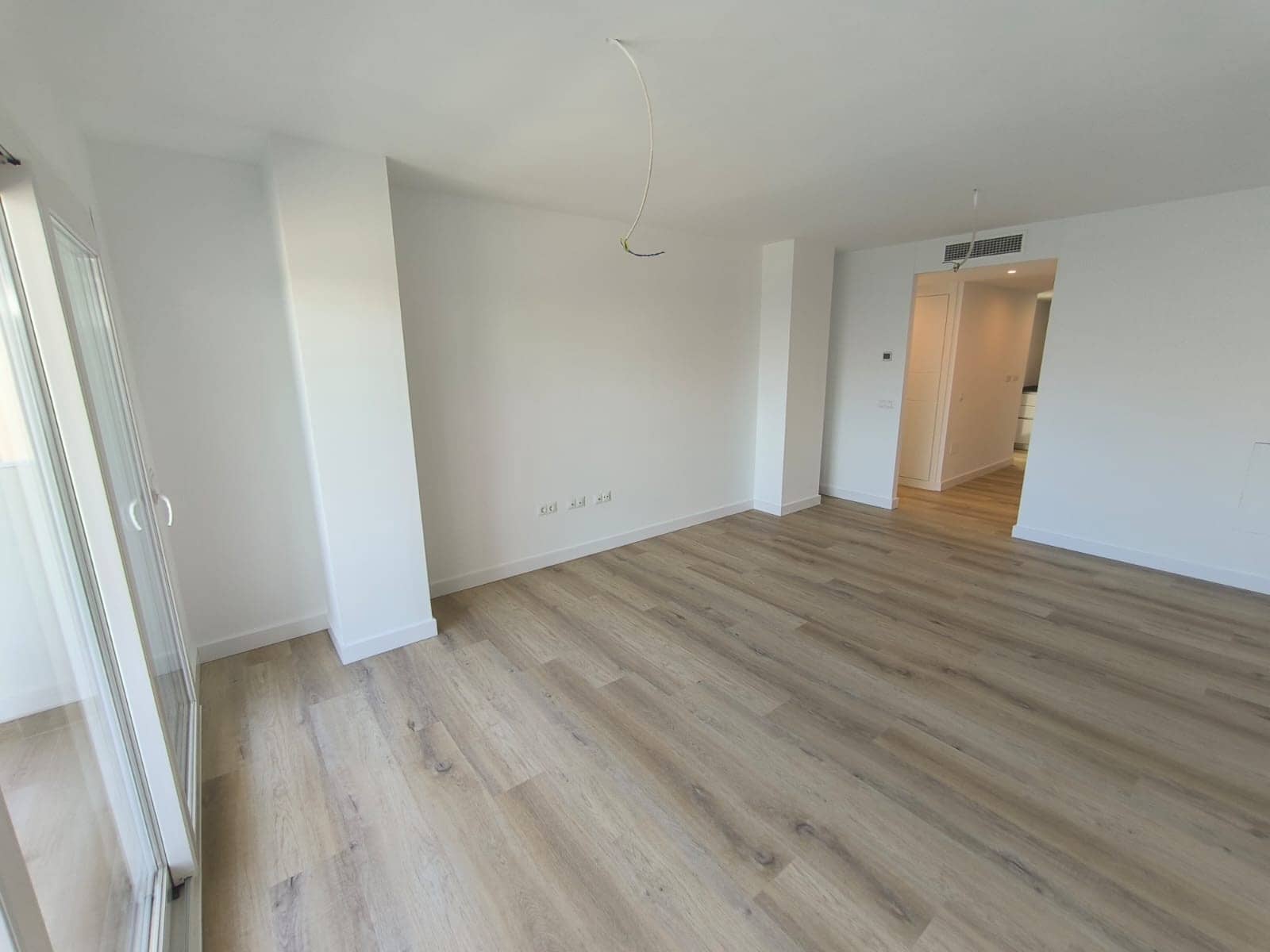 2 sypialnia Apartament do wynajęcia w Marbella z basenem garażem - 2 100 € (Ref: 9758371)