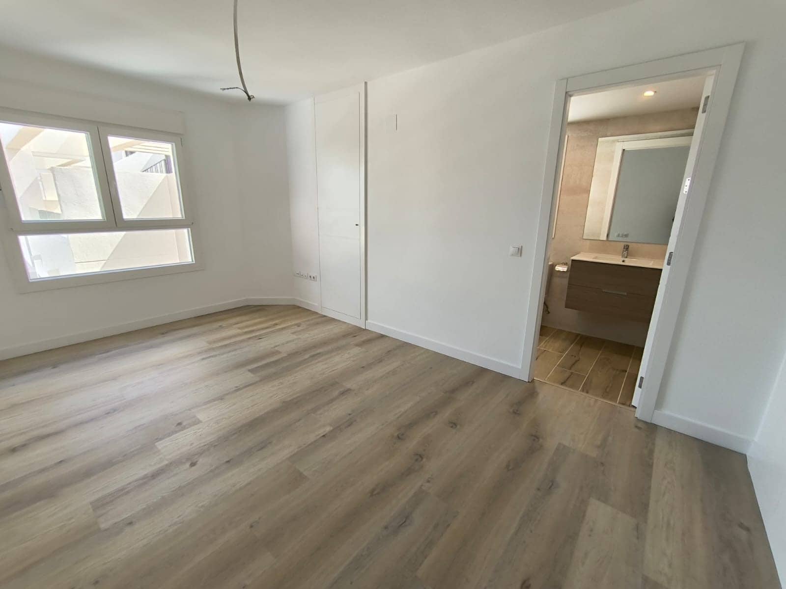 2 sypialnia Apartament do wynajęcia w Marbella z basenem garażem - 2 100 € (Ref: 9758371)