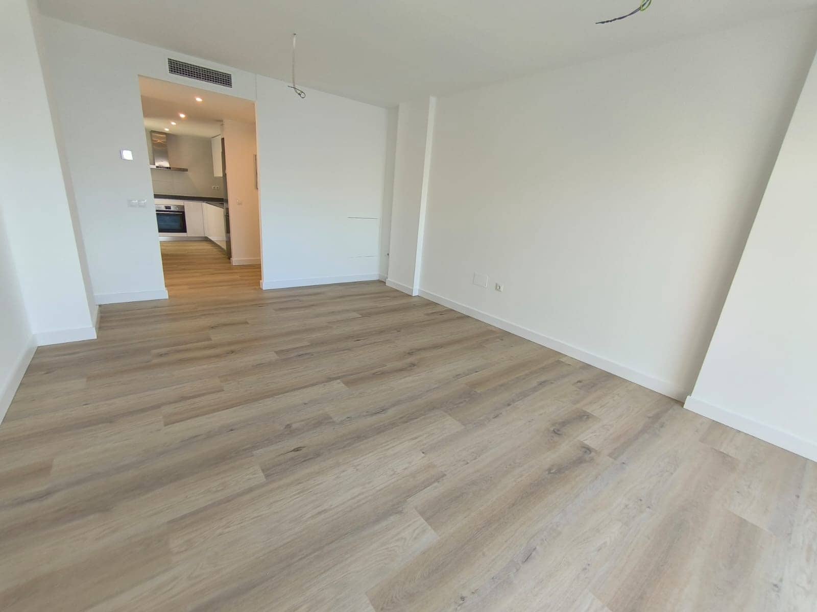 2 sypialnia Apartament do wynajęcia w Marbella z basenem garażem - 2 100 € (Ref: 9758371)