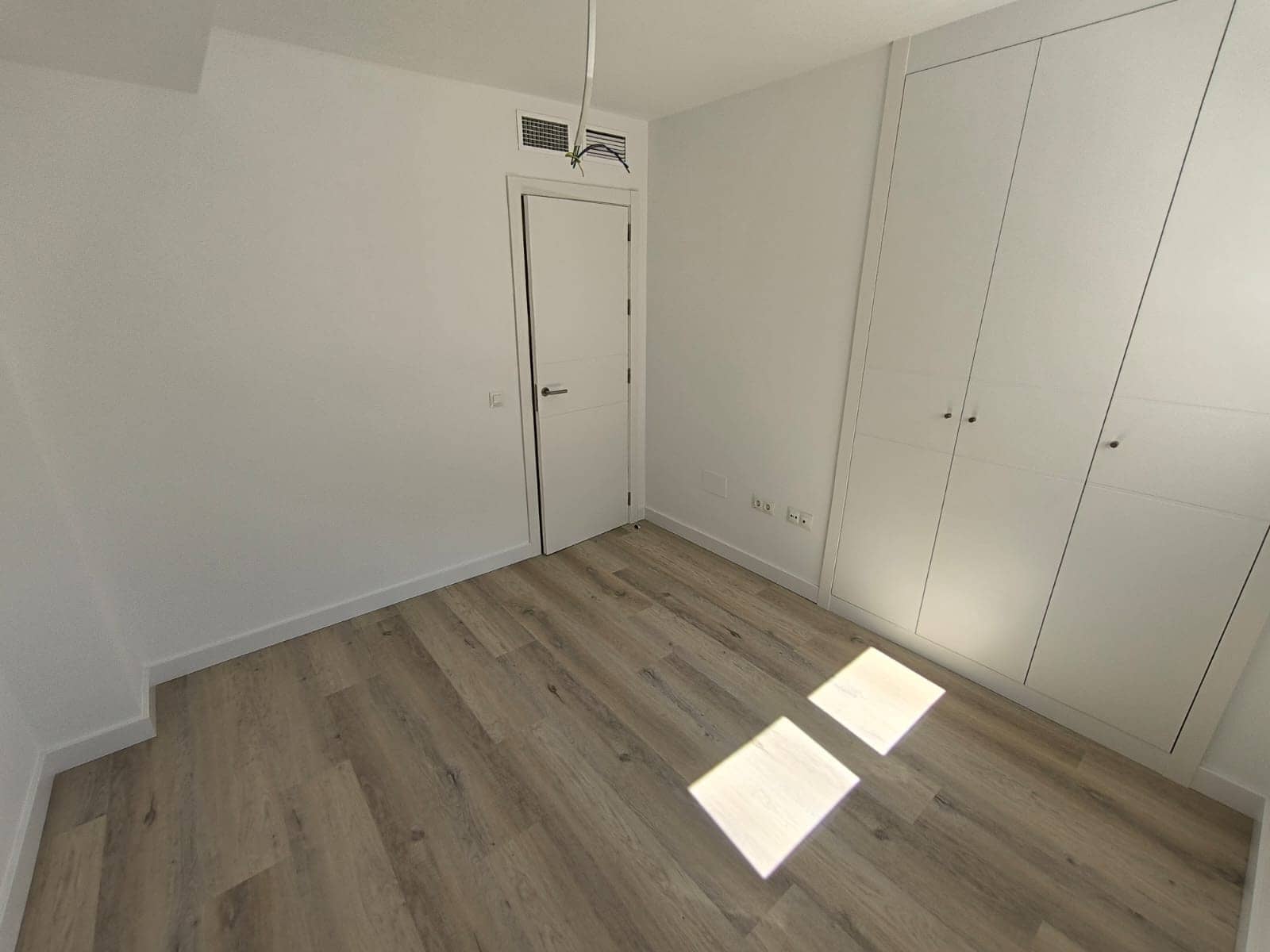 2 sypialnia Apartament do wynajęcia w Marbella z basenem garażem - 2 100 € (Ref: 9758371)