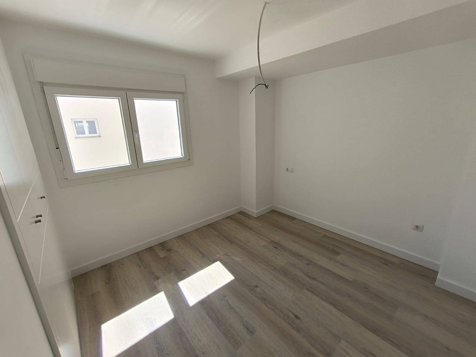 2 sypialnia Apartament do wynajęcia w Marbella z basenem garażem - 2 100 € (Ref: 9758371)