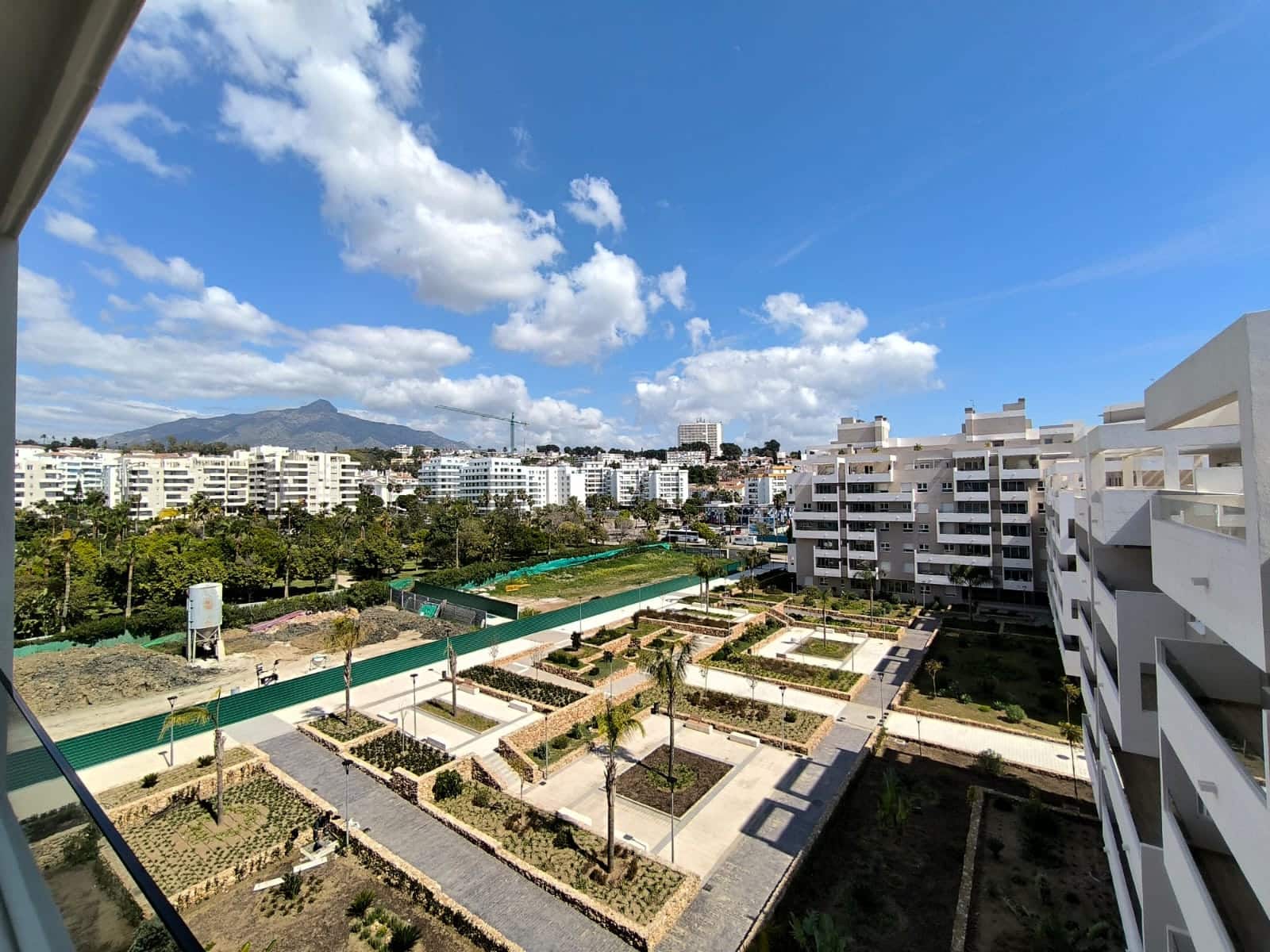 2 sypialnia Apartament do wynajęcia w Marbella z basenem garażem - 2 100 € (Ref: 9758371)