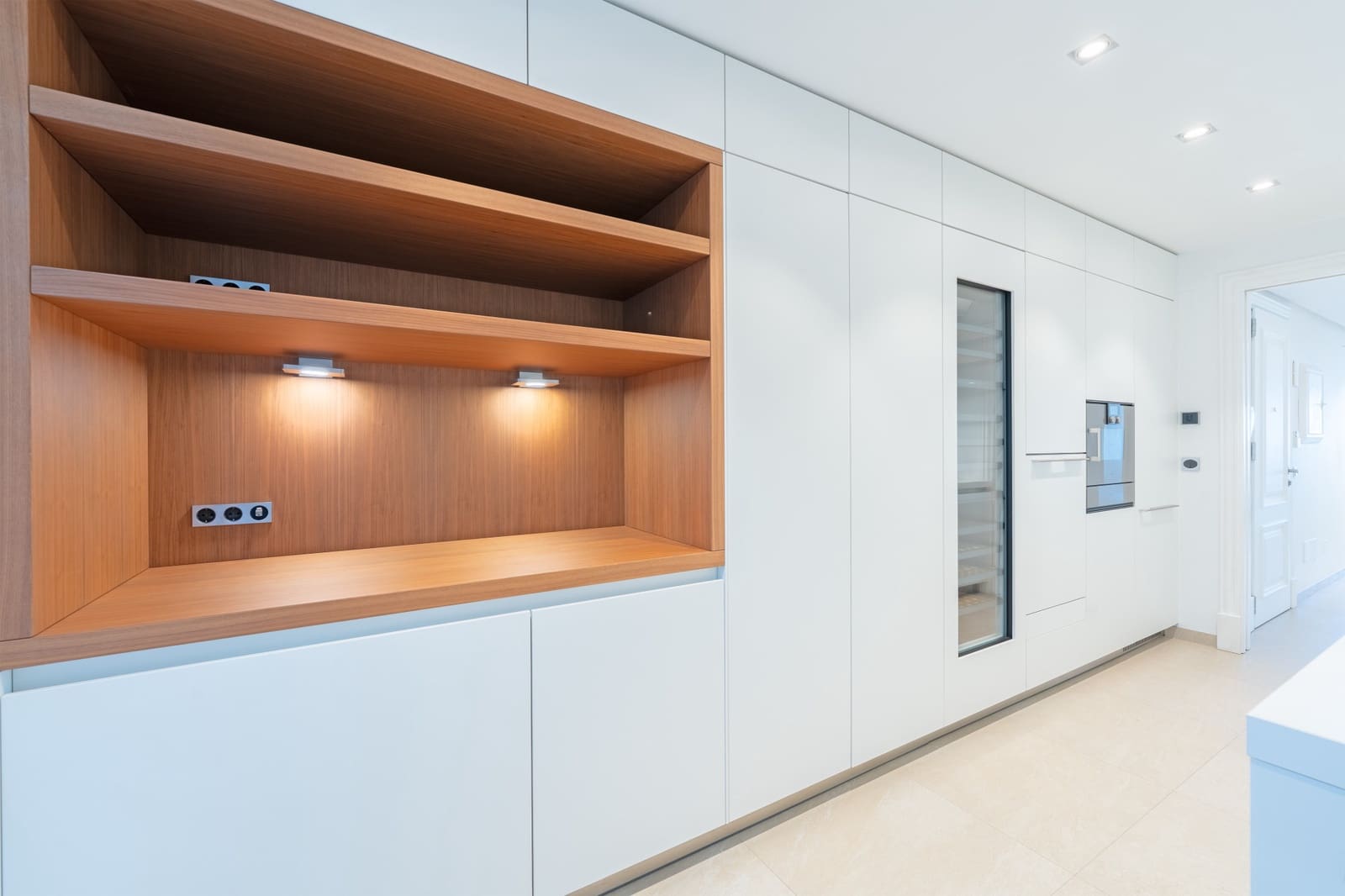 2 sypialnia Apartament na sprzedaż w Estepona z basenem garażem - 1 295 000 € (Ref: 9758373)