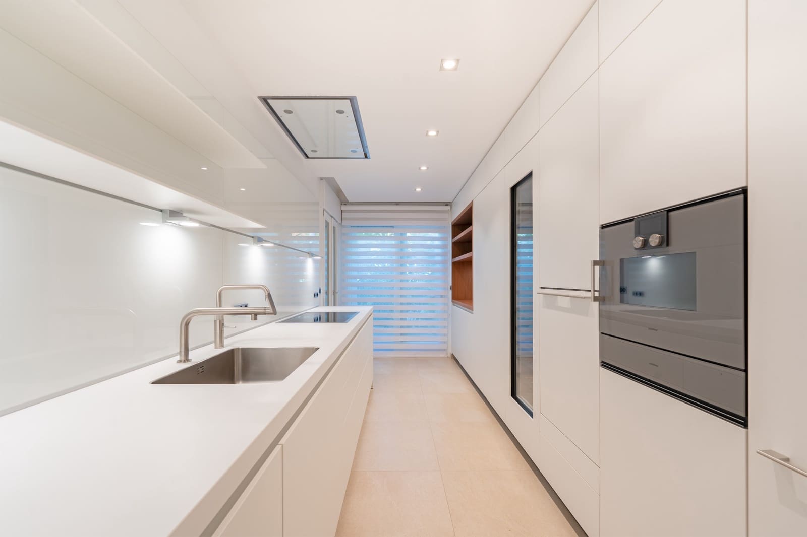 2 sypialnia Apartament na sprzedaż w Estepona z basenem garażem - 1 295 000 € (Ref: 9758373)