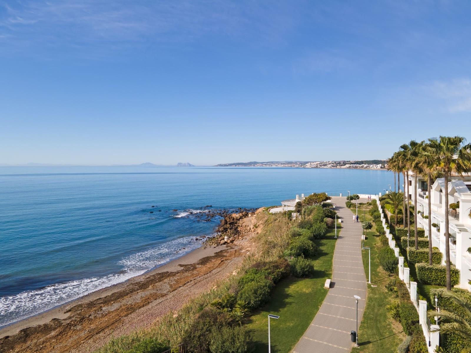 2 sypialnia Apartament na sprzedaż w Estepona z basenem garażem - 1 295 000 € (Ref: 9758373)