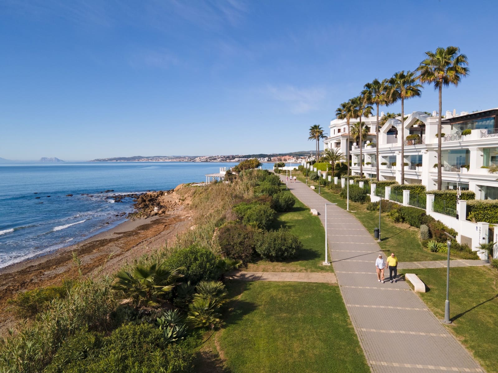 2 sypialnia Apartament na sprzedaż w Estepona z basenem garażem - 1 295 000 € (Ref: 9758373)