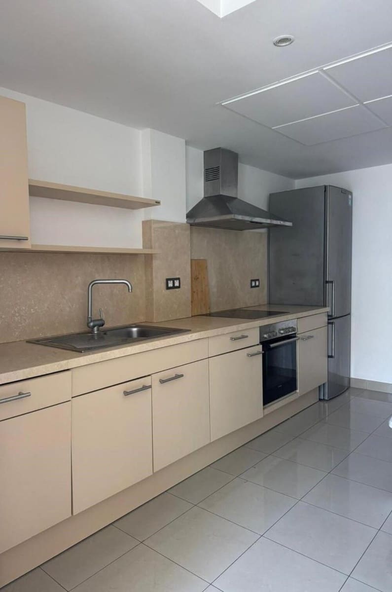 3 sypialnia Dom na sprzedaż w El Paraiso z basenem garażem - 559 000 € (Ref: 9758374)