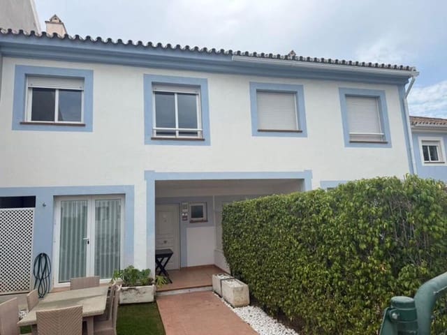 3 soveværelse Byhus til salg i El Paraiso, Estepona med swimmingpool garage - € 559.000 (Ref: 9758374)