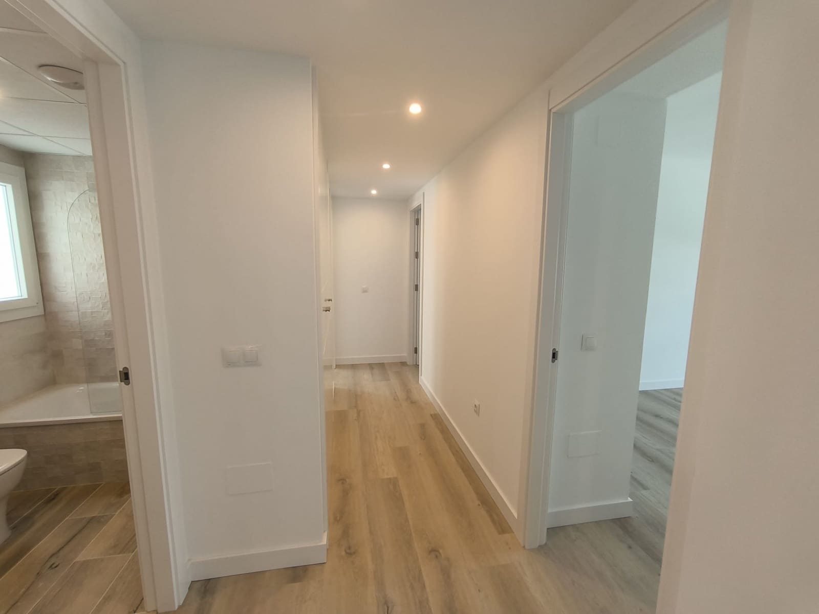 3 sypialnia Apartament do wynajęcia w Marbella z basenem garażem - 2 300 € (Ref: 9758375)