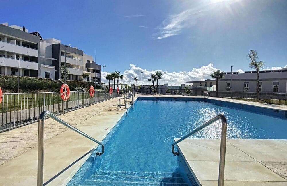 3 soverom Leilighet til salgs i Estepona med svømmebasseng garasje - € 359 000 (Ref: 9758376)